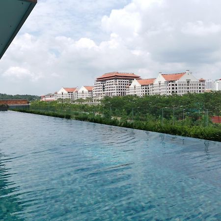 Bell Family Suite @Sepang Kota Warisan Klia Екстериор снимка