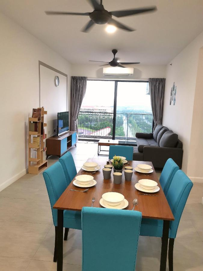 Bell Family Suite @Sepang Kota Warisan Klia Екстериор снимка