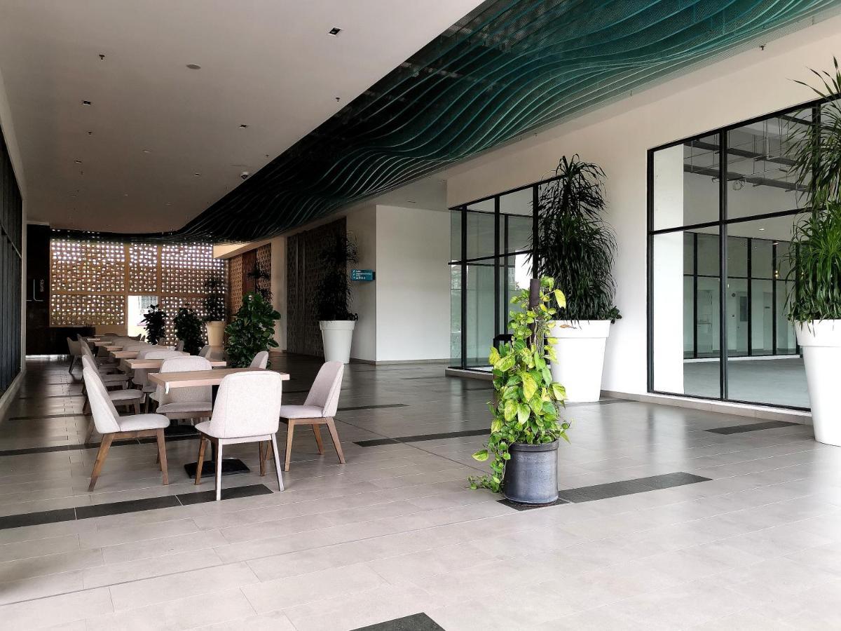 Bell Family Suite @Sepang Kota Warisan Klia Екстериор снимка